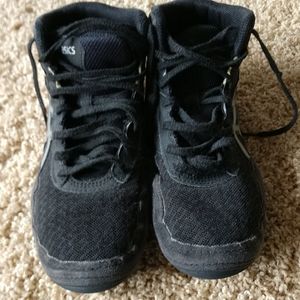 Boys basic wrestling shoes